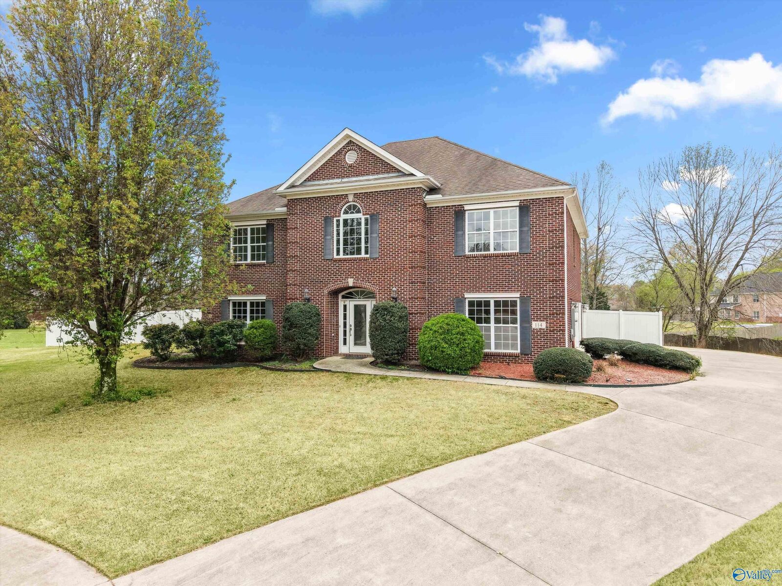 Property Photo: 114 Berry Hill Drive AL 35761
