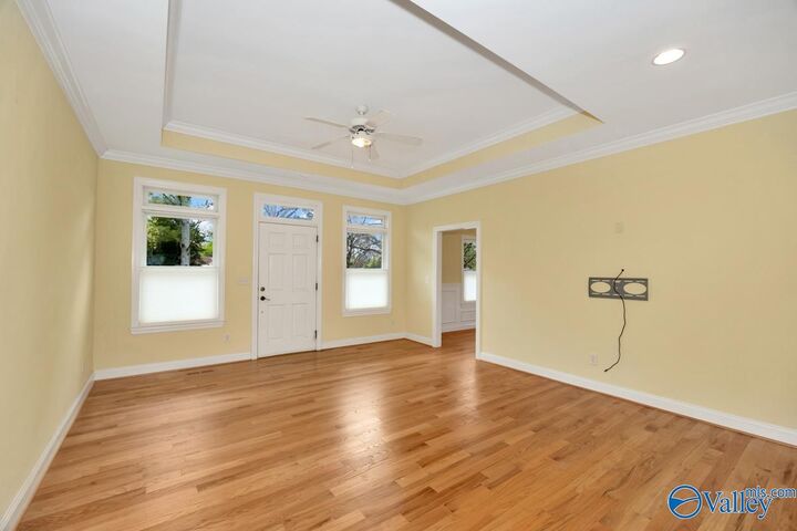 Property Photo:  1401 Wellman Avenue NE  AL 35801 