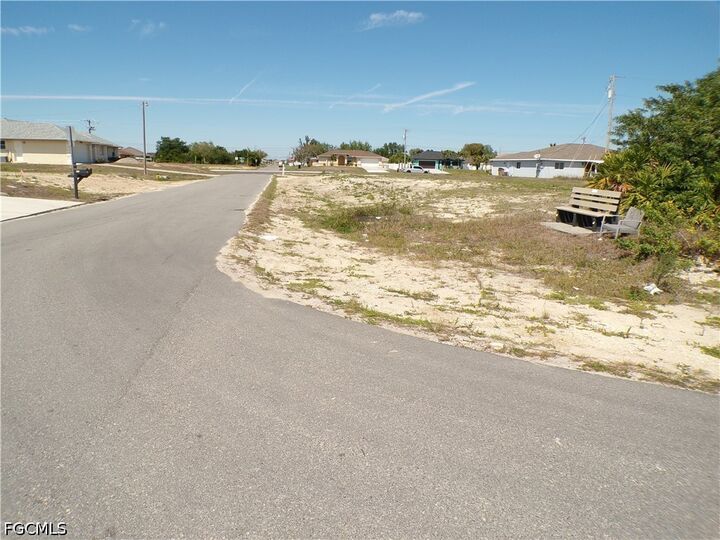 Property Photo:  821 NE 15th Lane  FL 33909 