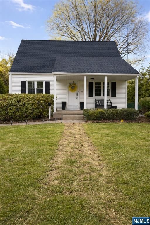 Property Photo:  374 Kingston Street  NJ 07481 