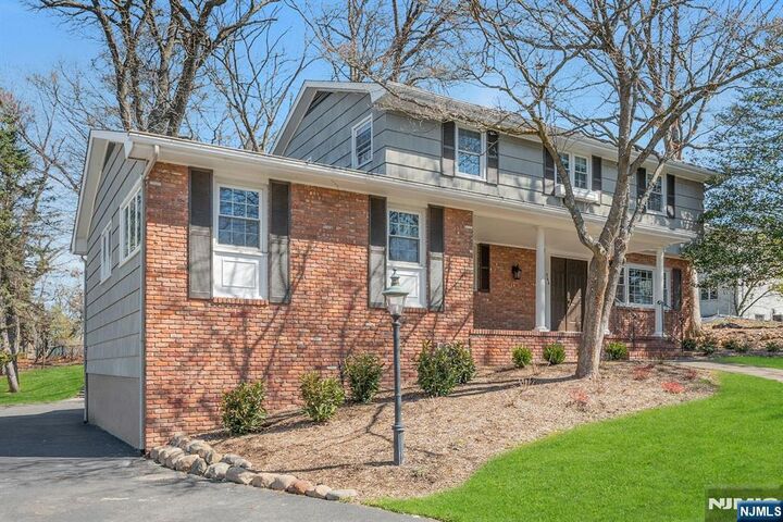 Property Photo:  366 Valley View Avenue  NJ 07652 