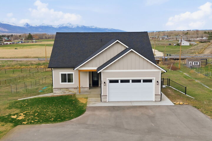 Property Photo:  845 Cochise Way  MT 59840 