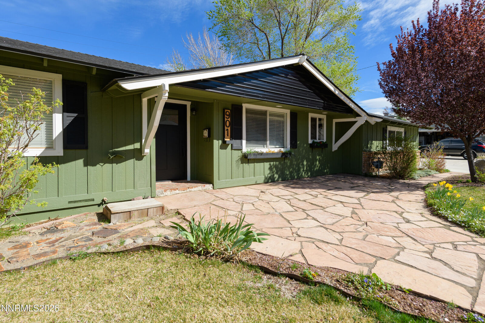 Property Photo: 901 Sharrow Way NV 89703