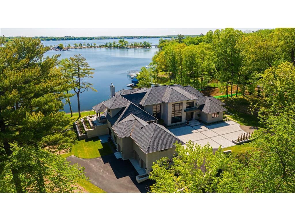 Property Photo: 980 Heritage Lane MN 55391