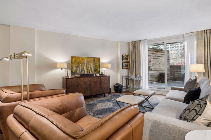 Property Photo:  1200 Nicollet Mall 209  MN 55403 