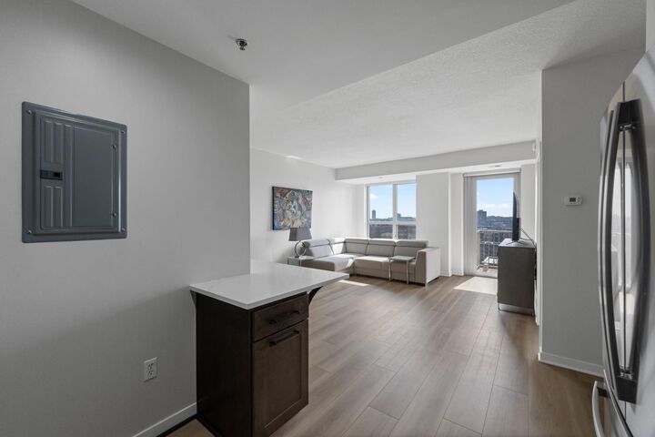 Property Photo:  929 Portland Avenue 811  MN 55404 