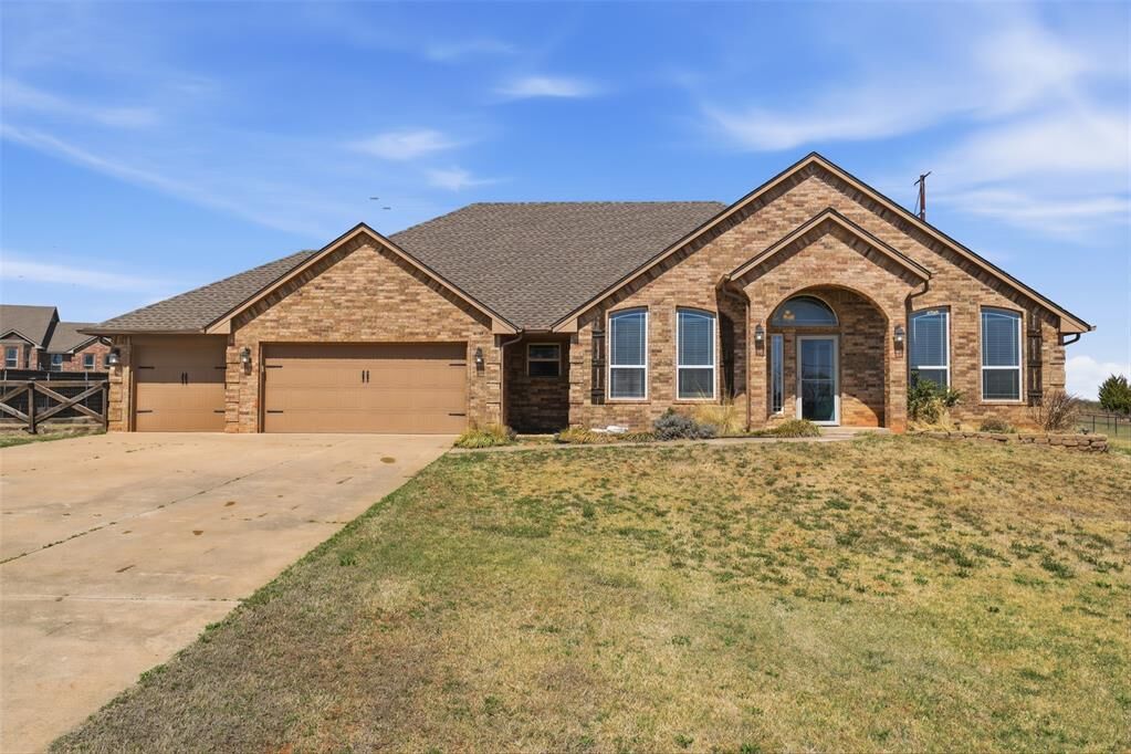 Property Photo:  1353 County Street 2976  OK 73010 