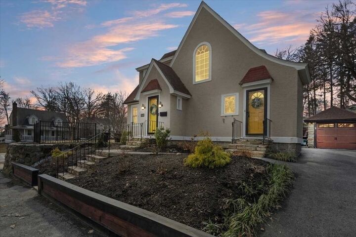 Property Photo:  860 Pleasant St  MA 01602 