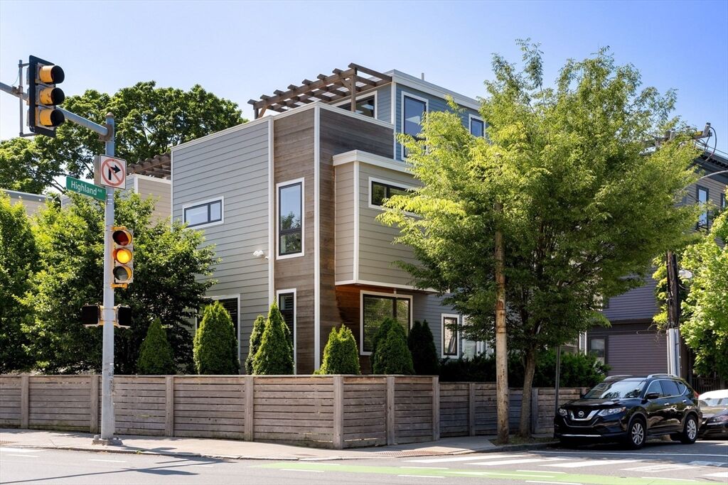 Property Photo:  1498 Cambridge Street 2  MA 02139 