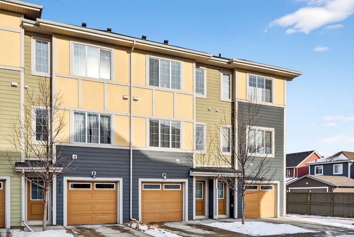 Property Photo:  330 Marquis Lane SE  AB T3M 2G6 