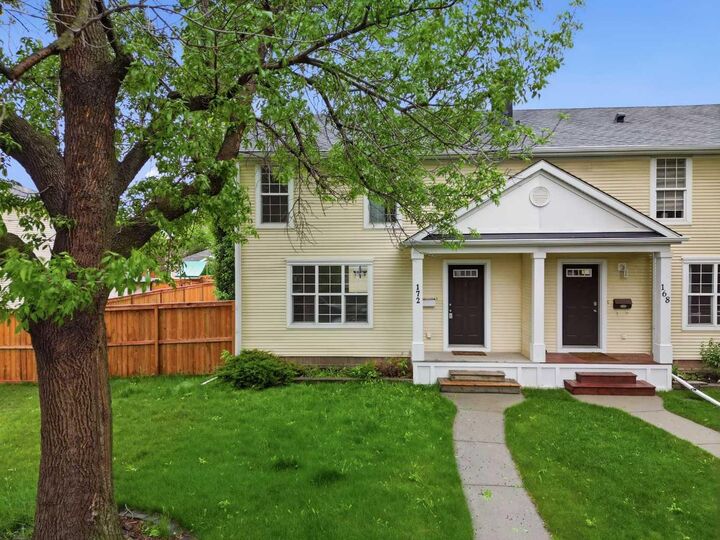 Property Photo: 172 Somme Manor SW AB T2T 6L5