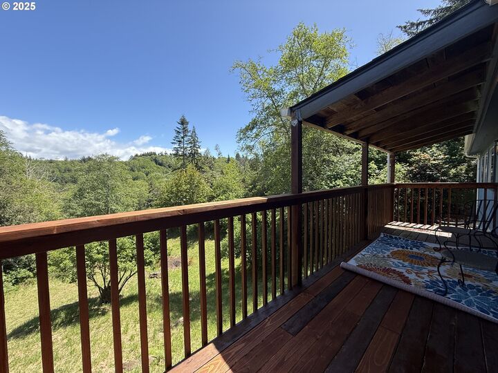 Property Photo: 96134 Foxglove Way OR 97415