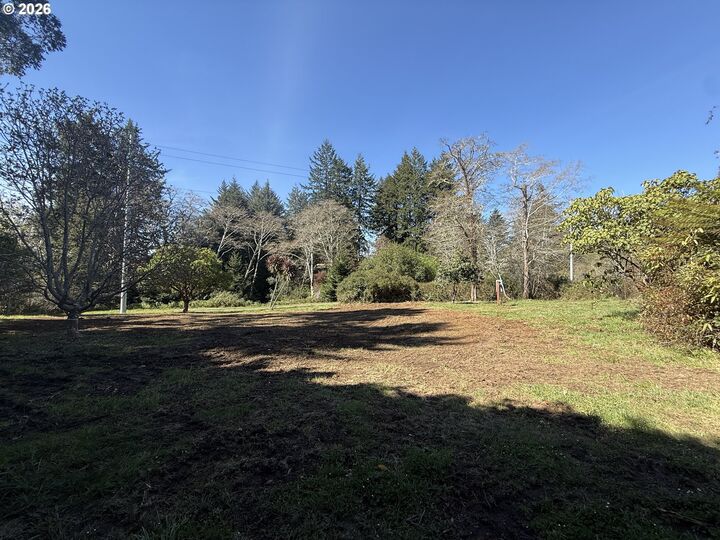 Property Photo: 1300 Hampton Rd OR 97415