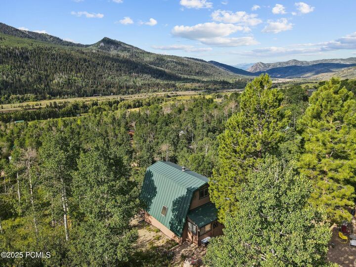 Property Photo: 127 Comanche Pass UT 84055