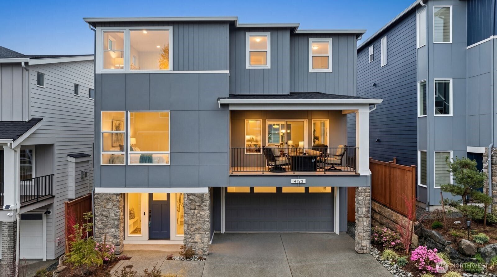 Property Photo:  4123  220th Place SE  WA 98021 