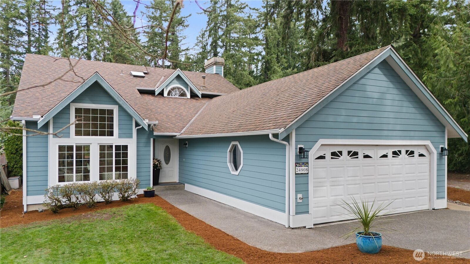 Property Photo: 24908 Lake Wilderness Country Club Drive SE WA 98038