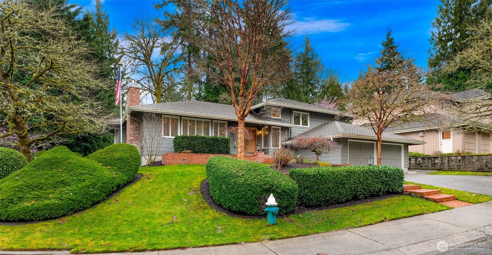 Property Photo:  2734  224th Avenue NE  WA 98074 