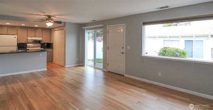 Property Photo:  100  Simon Street 17  WA 98802 