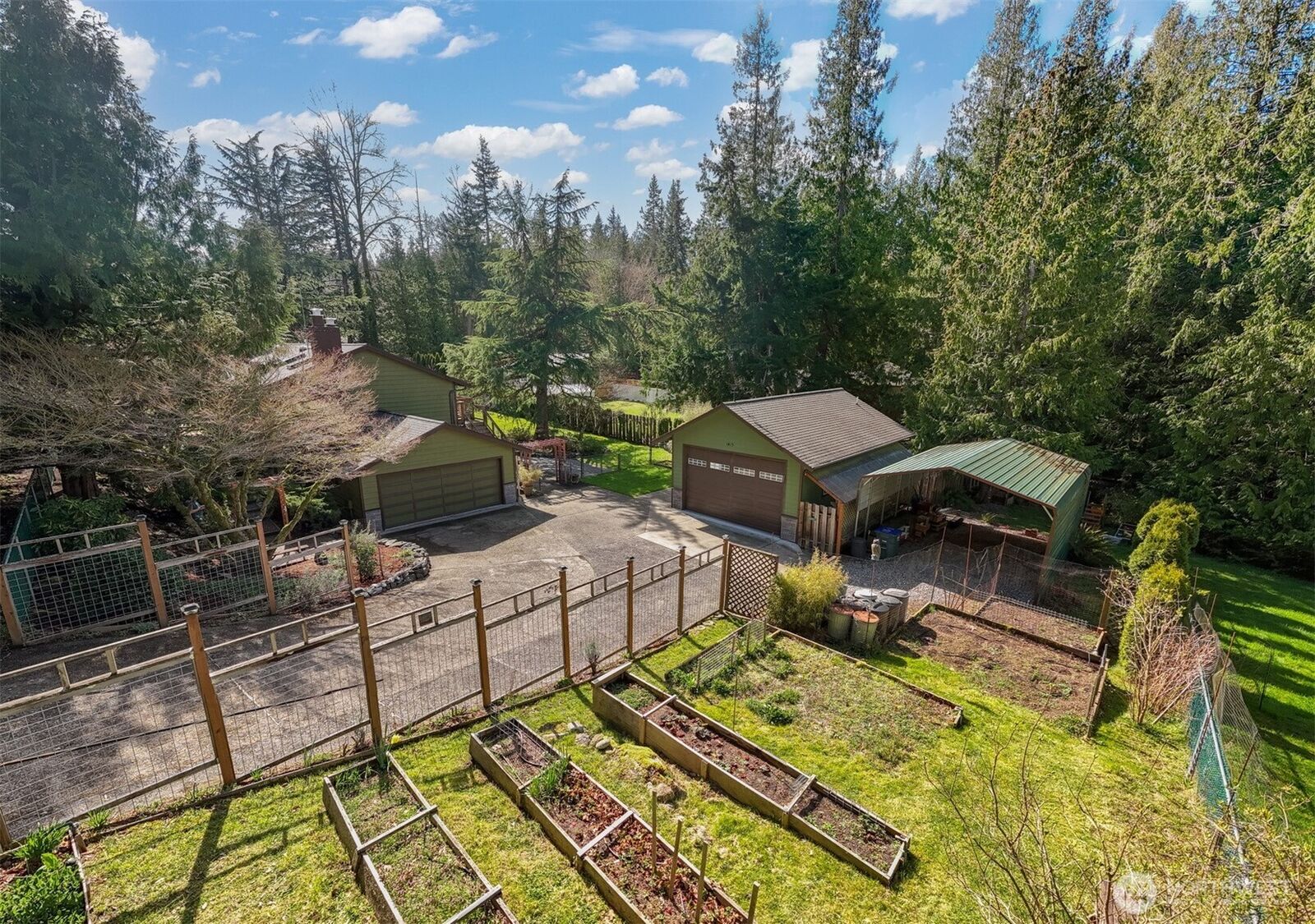Property Photo: 1415 Oriental Avenue WA 98229