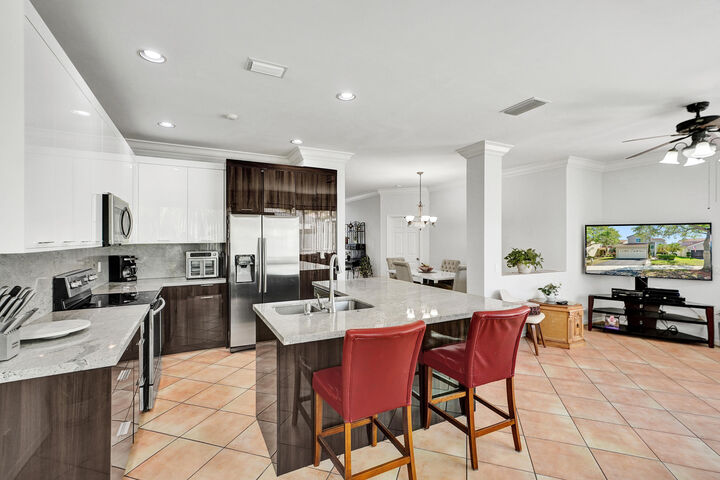 Property Photo: 873 Stanton Drive FL 33326