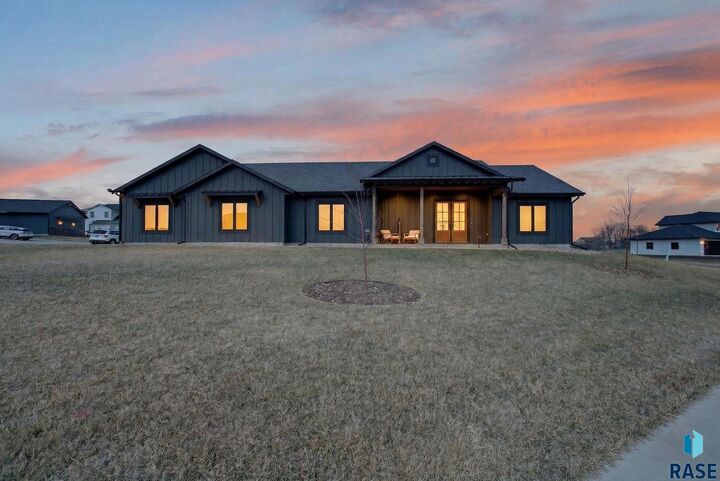 Property Photo:  2400 N Reichelt Cir  SD 57064 