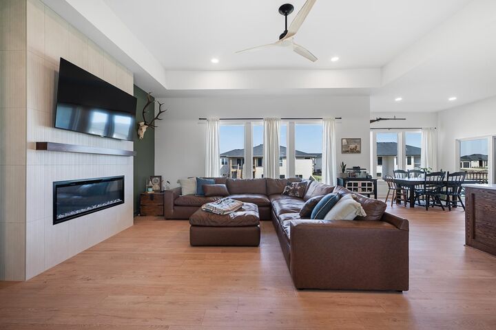 Property Photo:  3148 N Pine Grove Cir  KS 67205-2066 