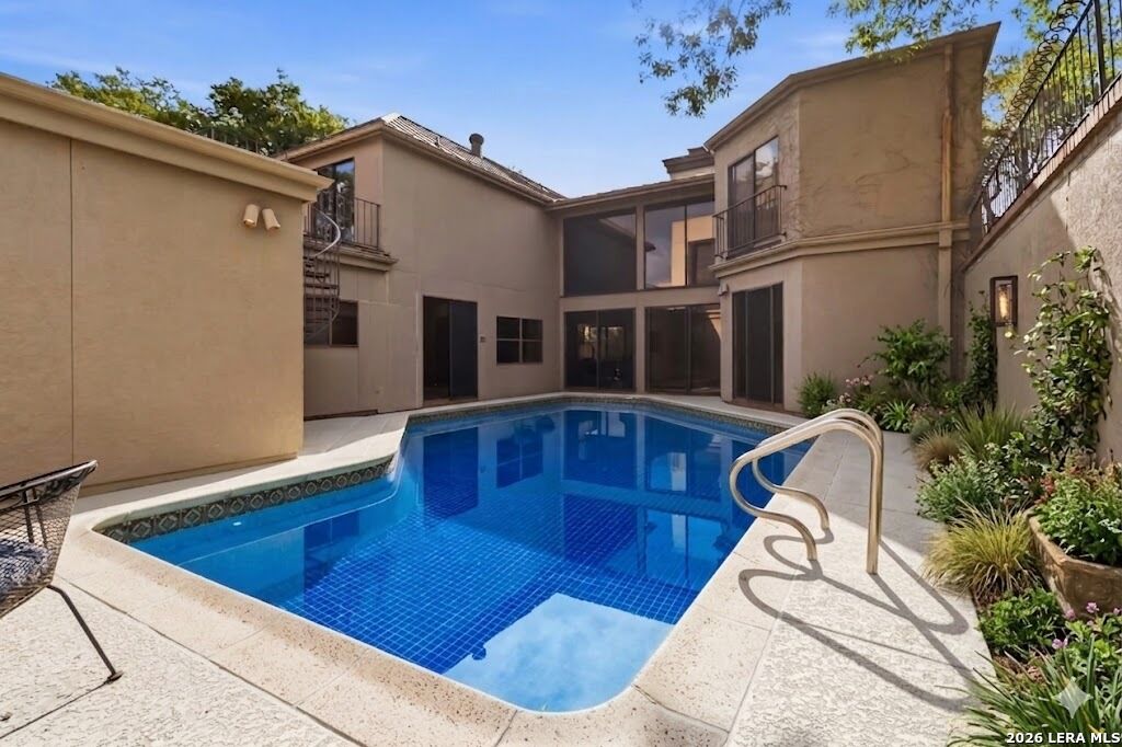 Property Photo:  7609 N Songbird  TX 78229 