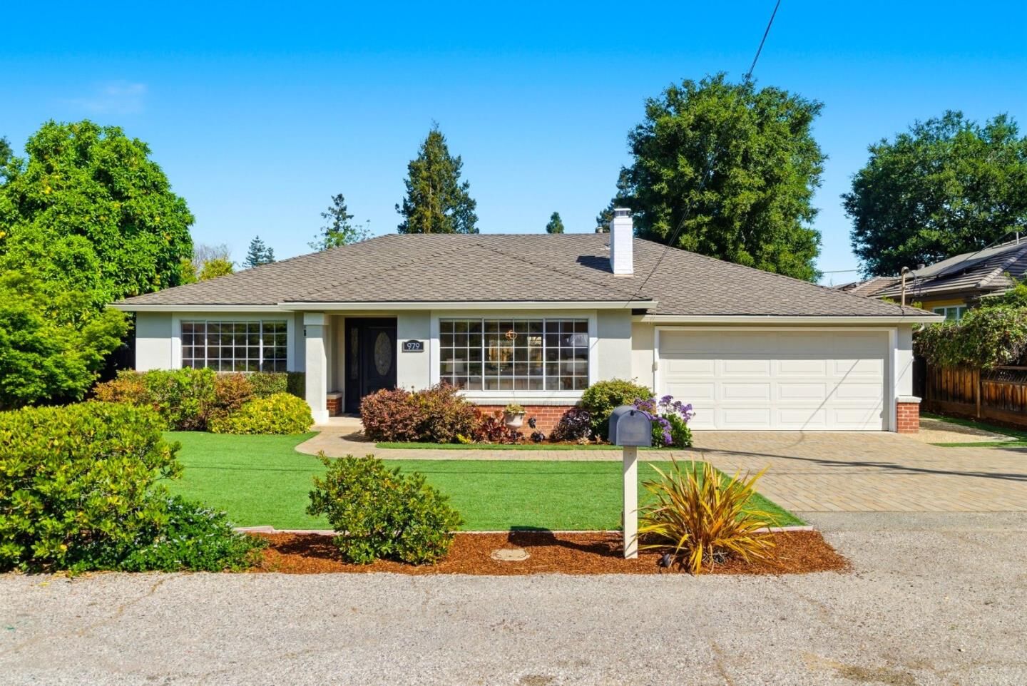 Property Photo:  979 Stanley Avenue  CA 94024 