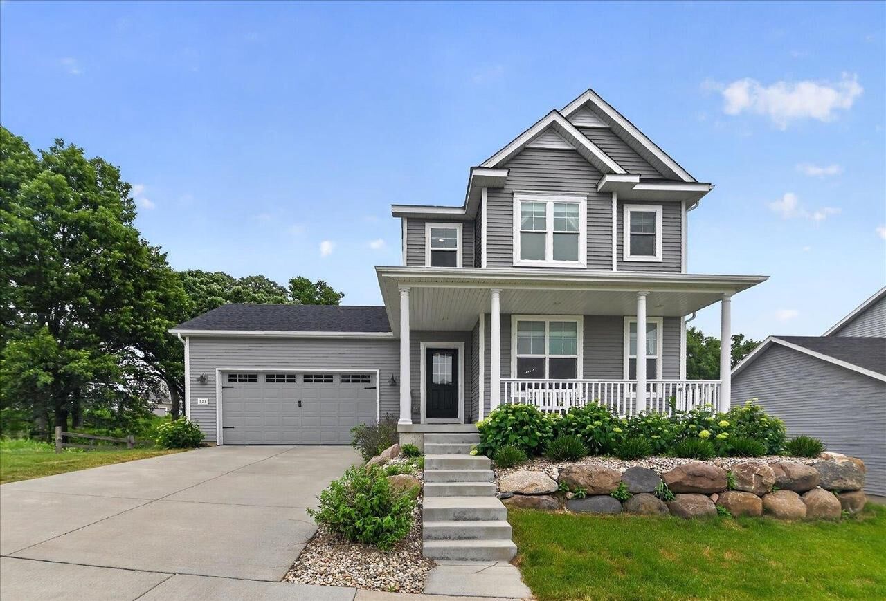 Property Photo:  523 Tawny Elm Parkway  WI 53593 