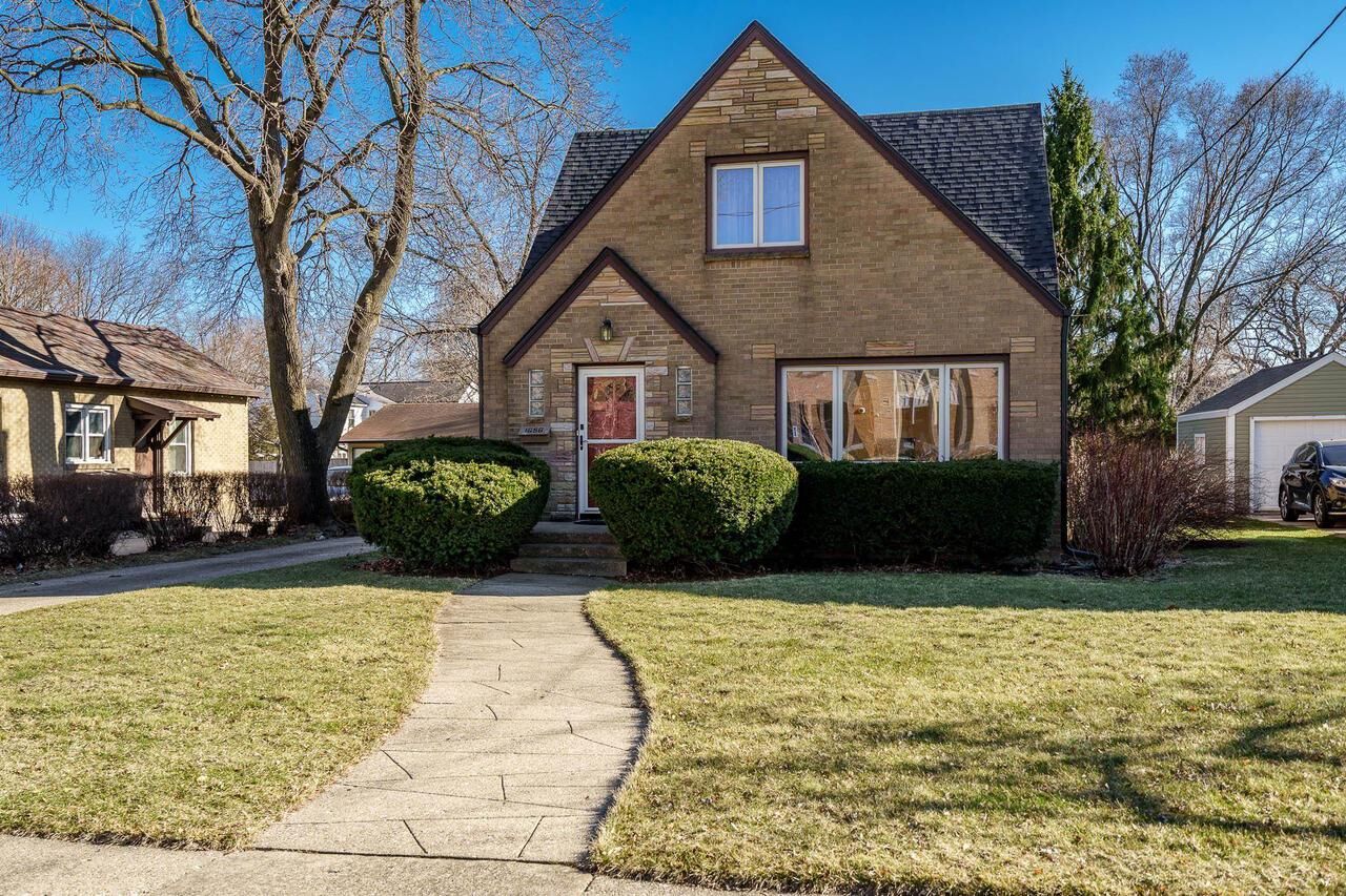 Property Photo:  1656 Oakwood Avenue  WI 53511 