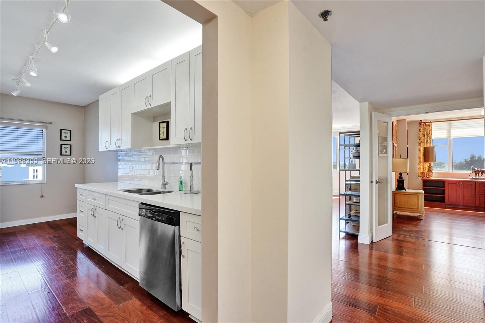 Property Photo:  4001 Hillcrest Dr 817  FL 33021 