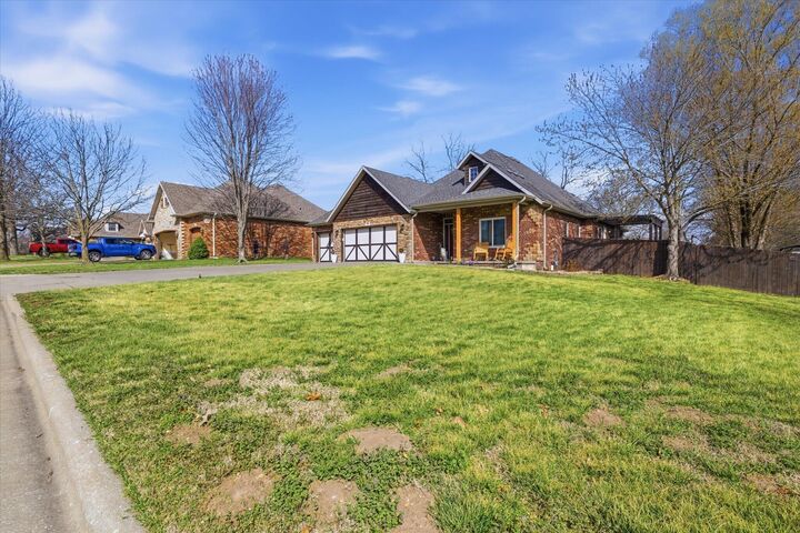 Property Photo:  205 E Grace Street  MO 65738 