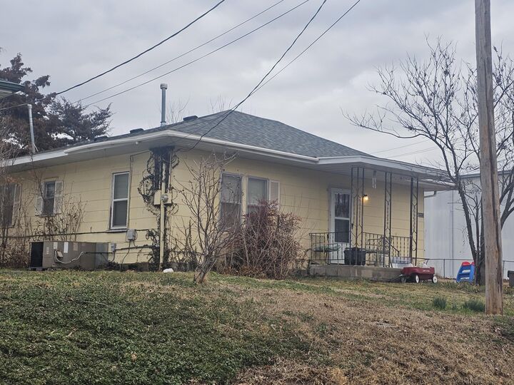 Property Photo:  2123 Trenton Street  MO 64801 