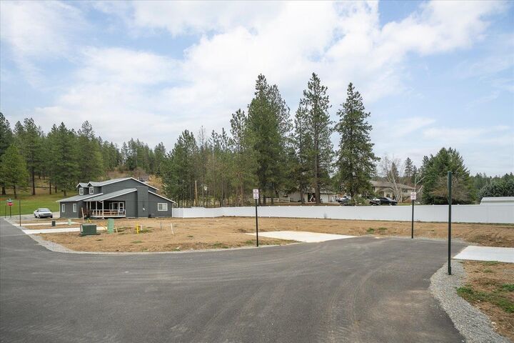 Property Photo:  4xxx E Darrell Ln Lot #5  WA 99037 
