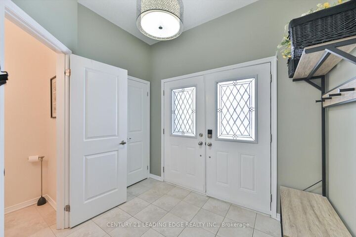 Property Photo:  3 Hadleigh Way  ON L1M 0L4 