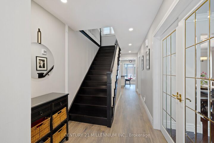 Property Photo:  4 Marchmount Crescent  ON L6S 2S9 
