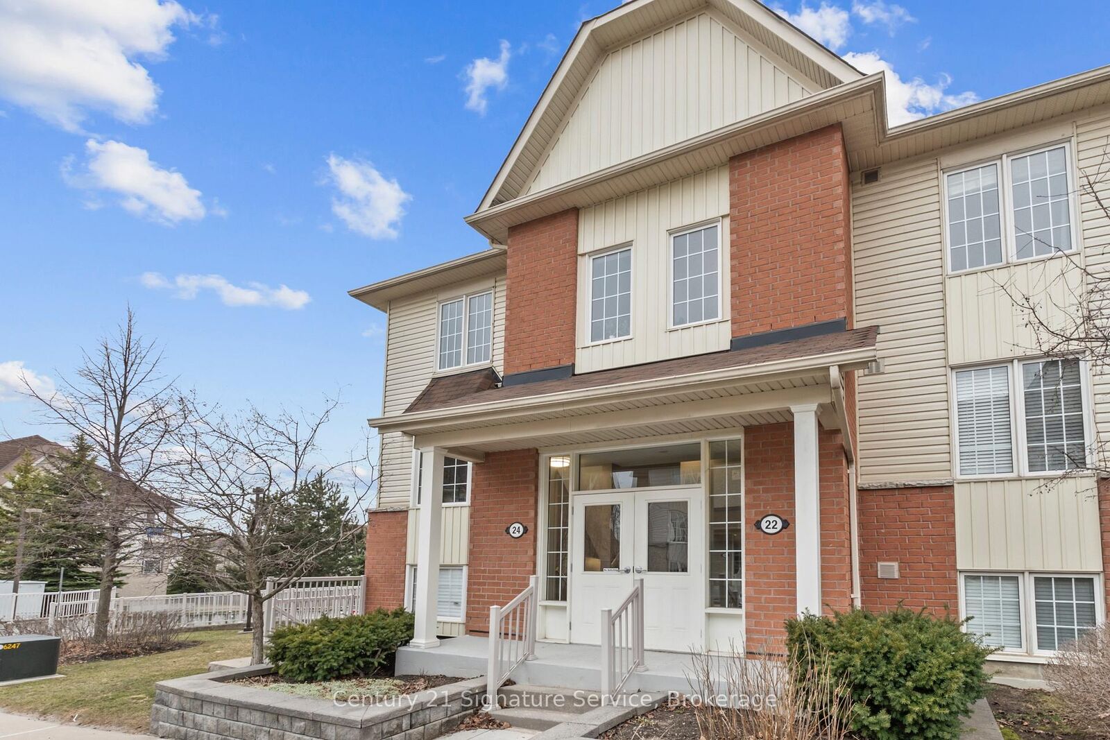 Photo de la propriété:  24 Petra Way 1  ON L1R 0A5 