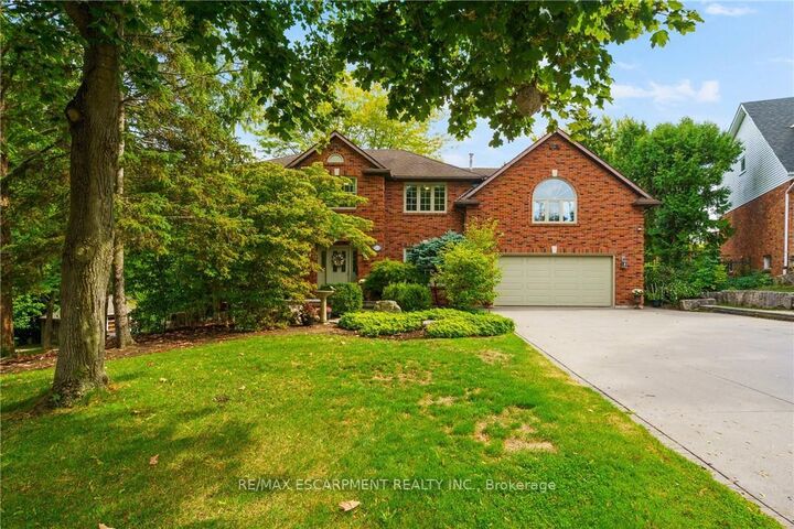 Property Photo: 373 Brookview Court ON L9G 4E6