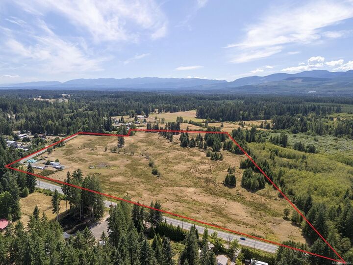 Property Photo: 7561 Howard Rd BC V9J 1G2