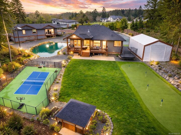 Property Photo: 3215 Pinder Pl BC V8H 0B4