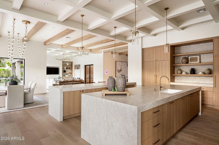 Property Photo:  6602 N 40th Street  AZ 85253 