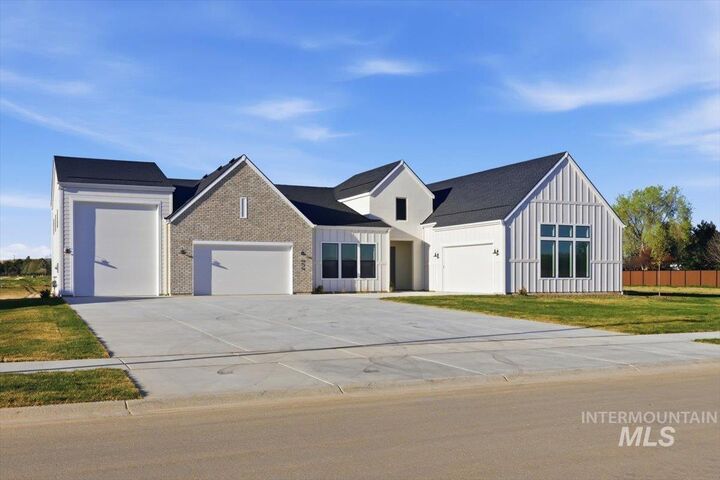 Property Photo:  434 W Elkton Dr  ID 83616 