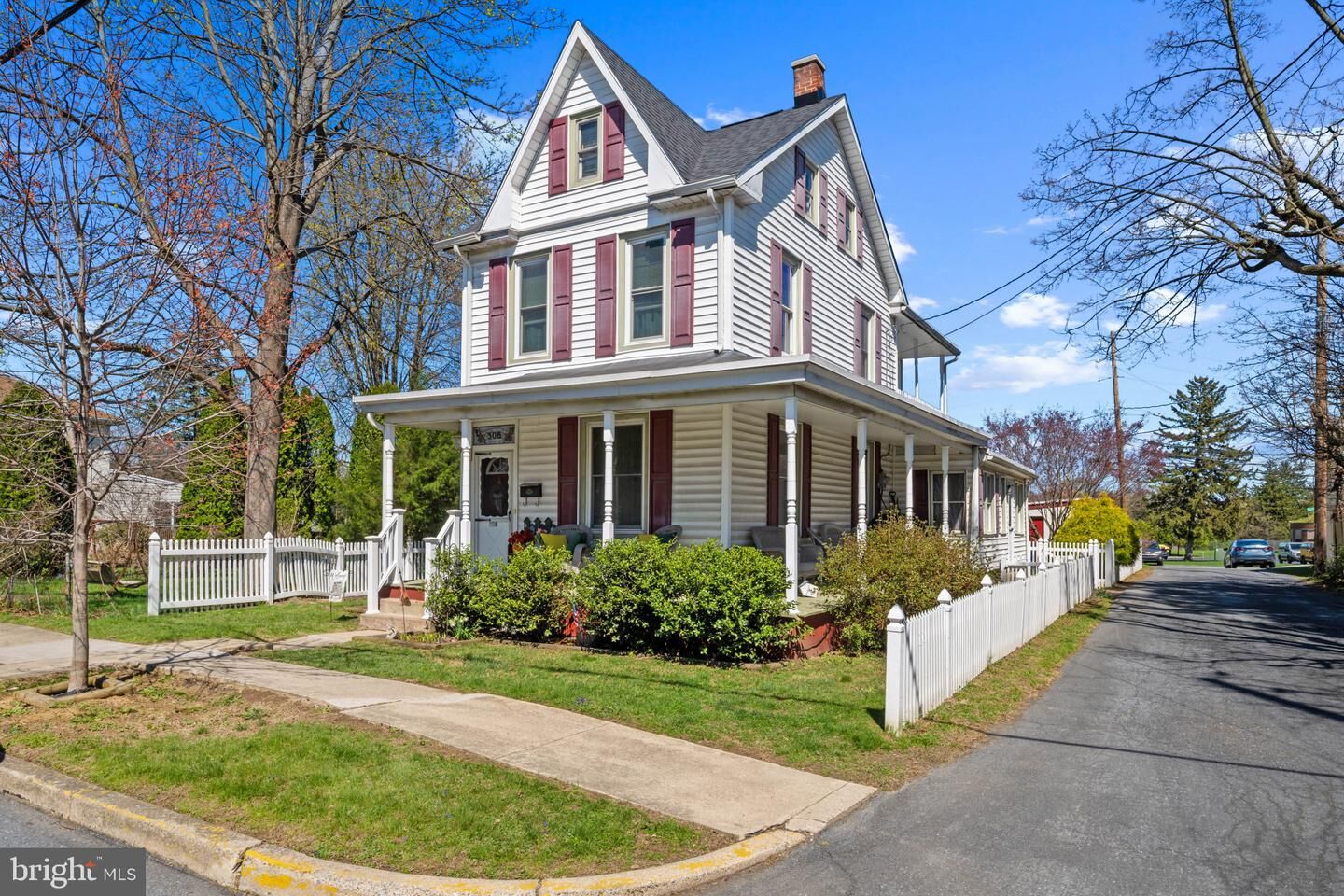Property Photo:  308 Redwood Street  PA 17109 