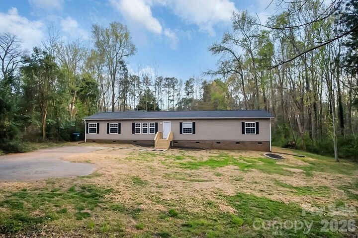 Property Photo:  308 E Cleveland Avenue  NC 28016 
