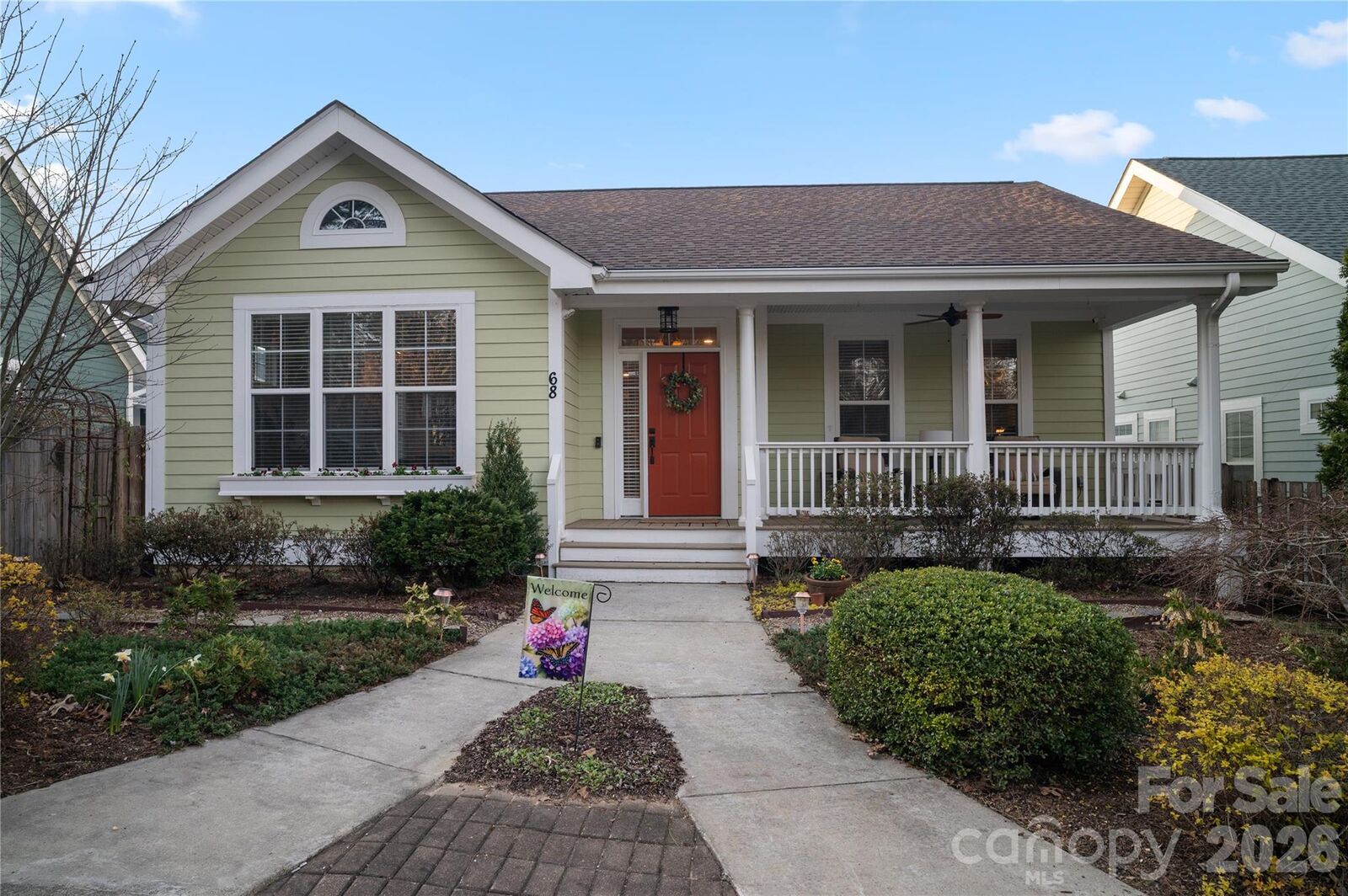 Property Photo: 68 S Inglenook Lane NC 28731