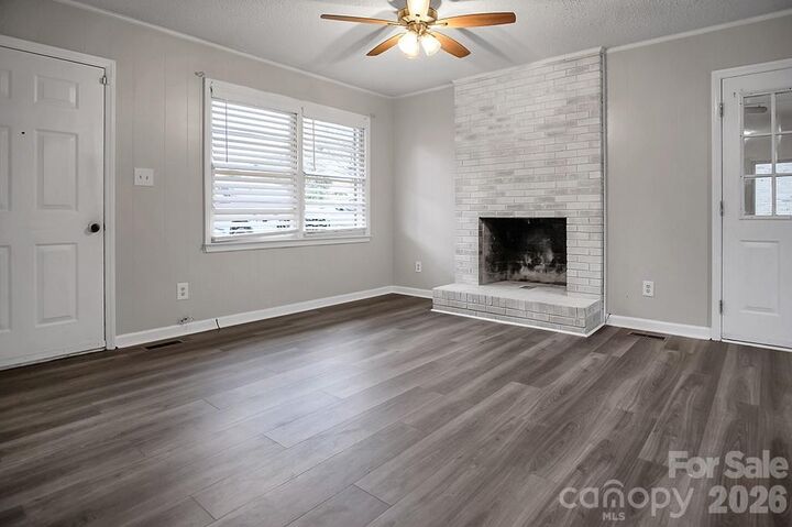 Property Photo:  526 Kings Road  NC 28150 