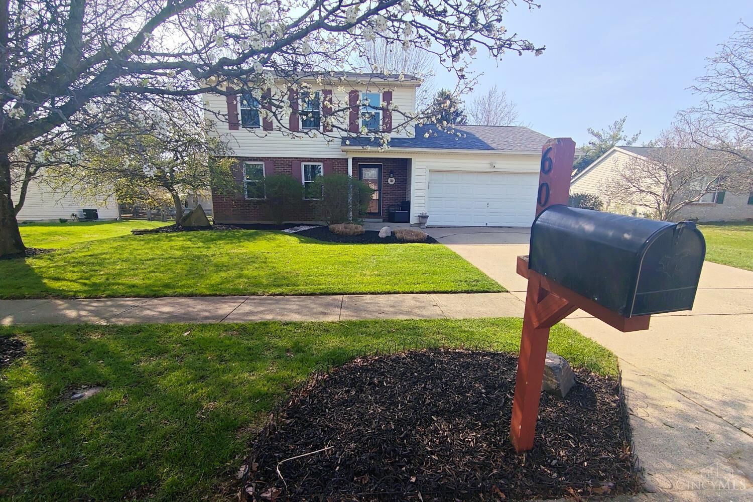 Property Photo:  609 Fox Chase Way  OH 45039 