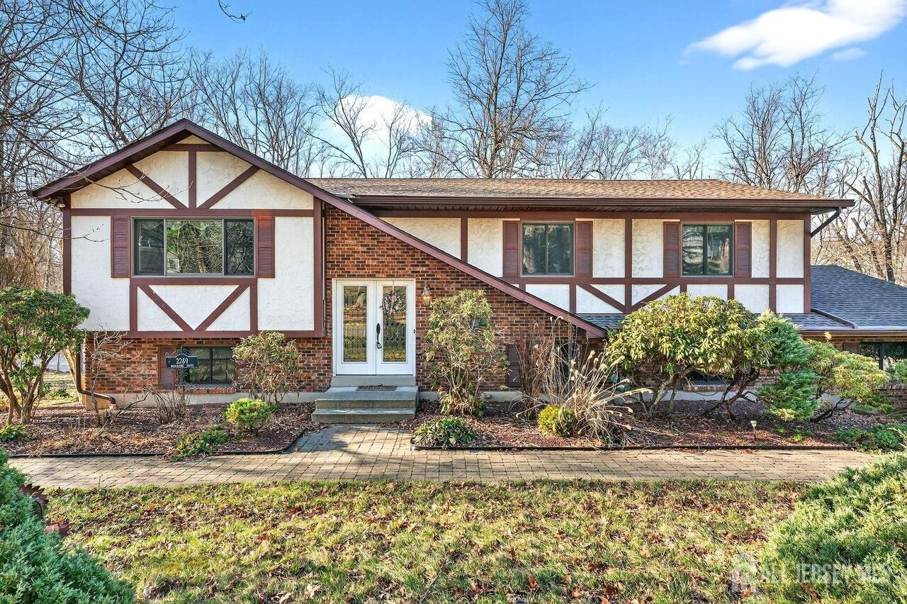 Property Photo:  2289 Brookside Drive  NJ 08836 