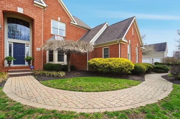Property Photo:  5992 Trafalgar Court  OH 43016 