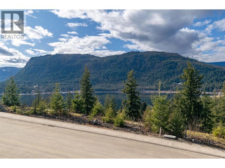 Property Photo: 282 Bayview Drive BC V0E 2V1